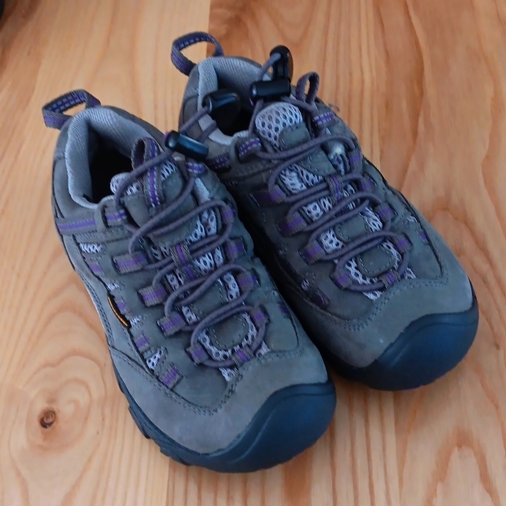 Keen Targhee grey purple low waterproof hiking shoe 12